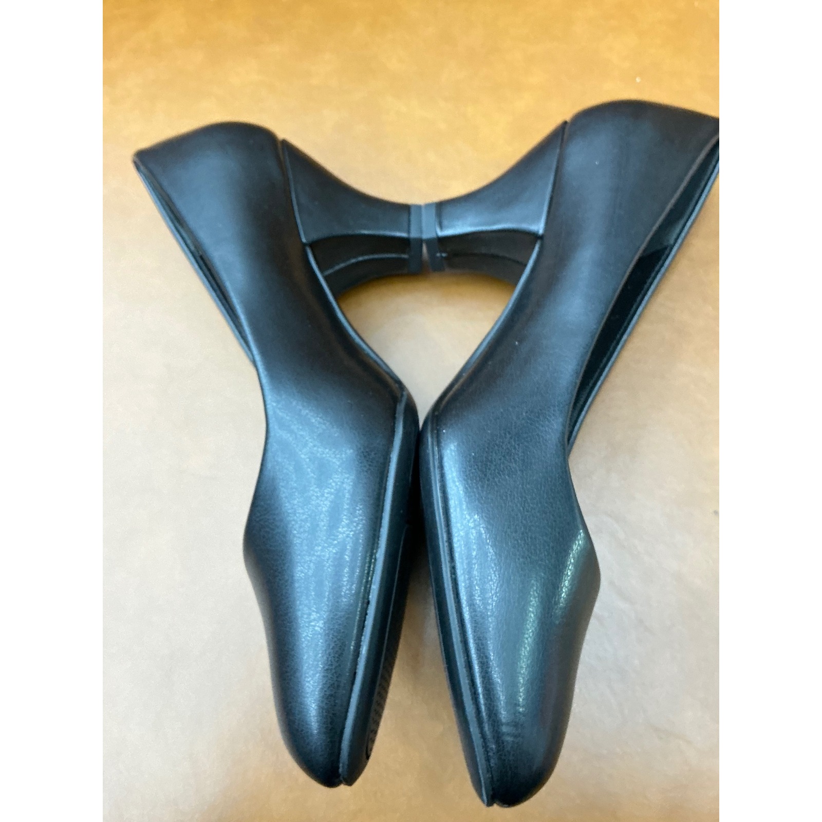 Easy Street Fabulous Pumps Womens 7w Black Excellent Round Toe Kitten Heel